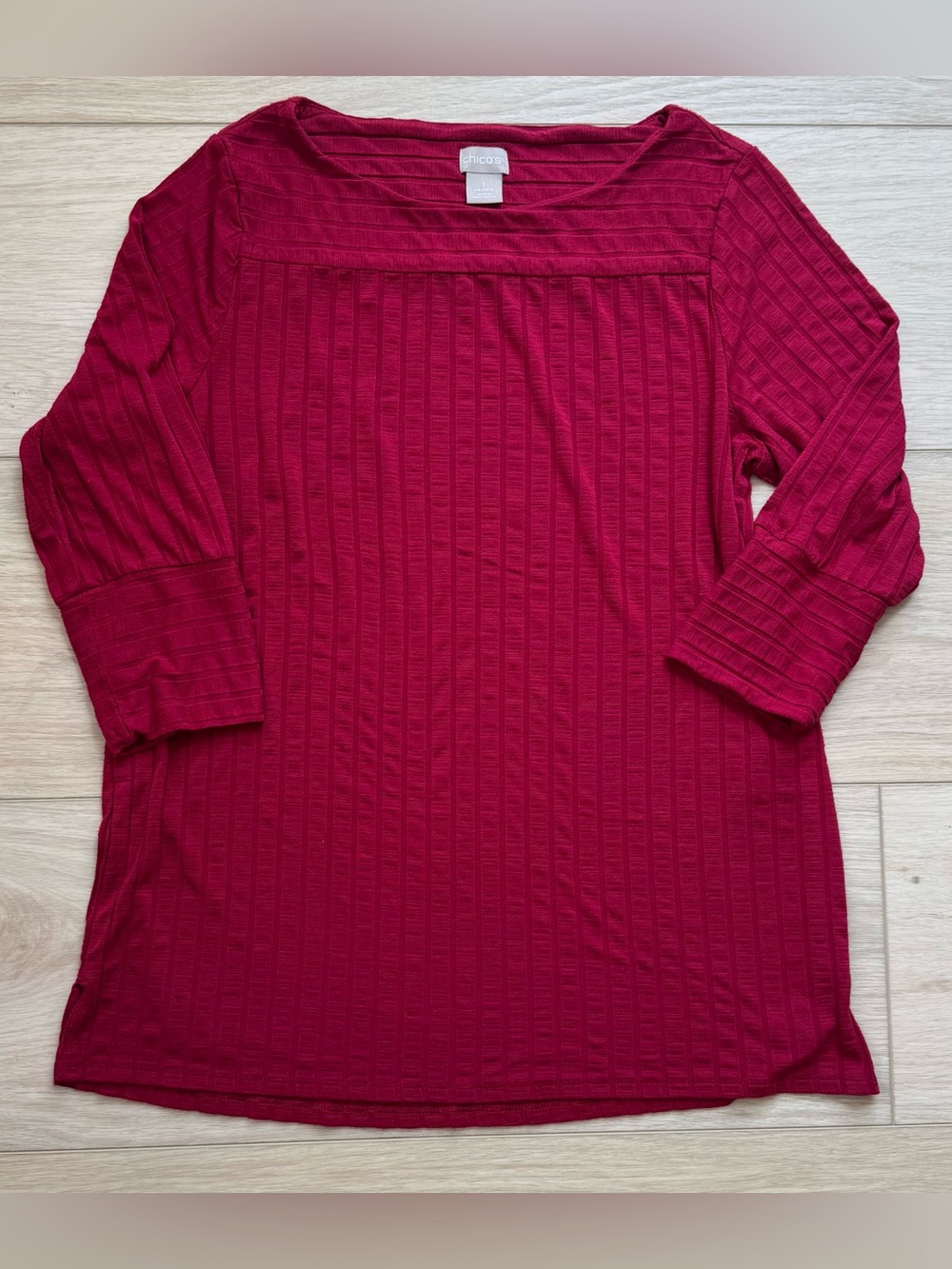 Chicos women’s size 1 medium 3/4 sleeve magenta pink loose flowy top shirt